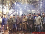 Polowanie zbiorowe na obwodzie 100 - rok 1996, uroczysko Siemianówka. Zdjęcie górne przed rozpoczęciem polowania, zdjęcie dolne przy ognisku