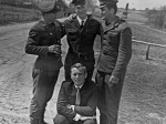 Z prawej Józek Olichwier, w środku Aleksander Chomaniuk i Władek Olichwier, a siedzi Mikołaj Chomaniuk